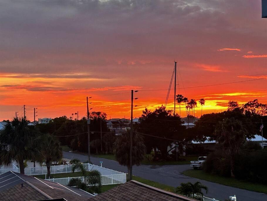 Hernando Beach 5 Bed3Bath Waterfront Pool Home With Full Gym, Office, And Heated Pool! מראה חיצוני תמונה
