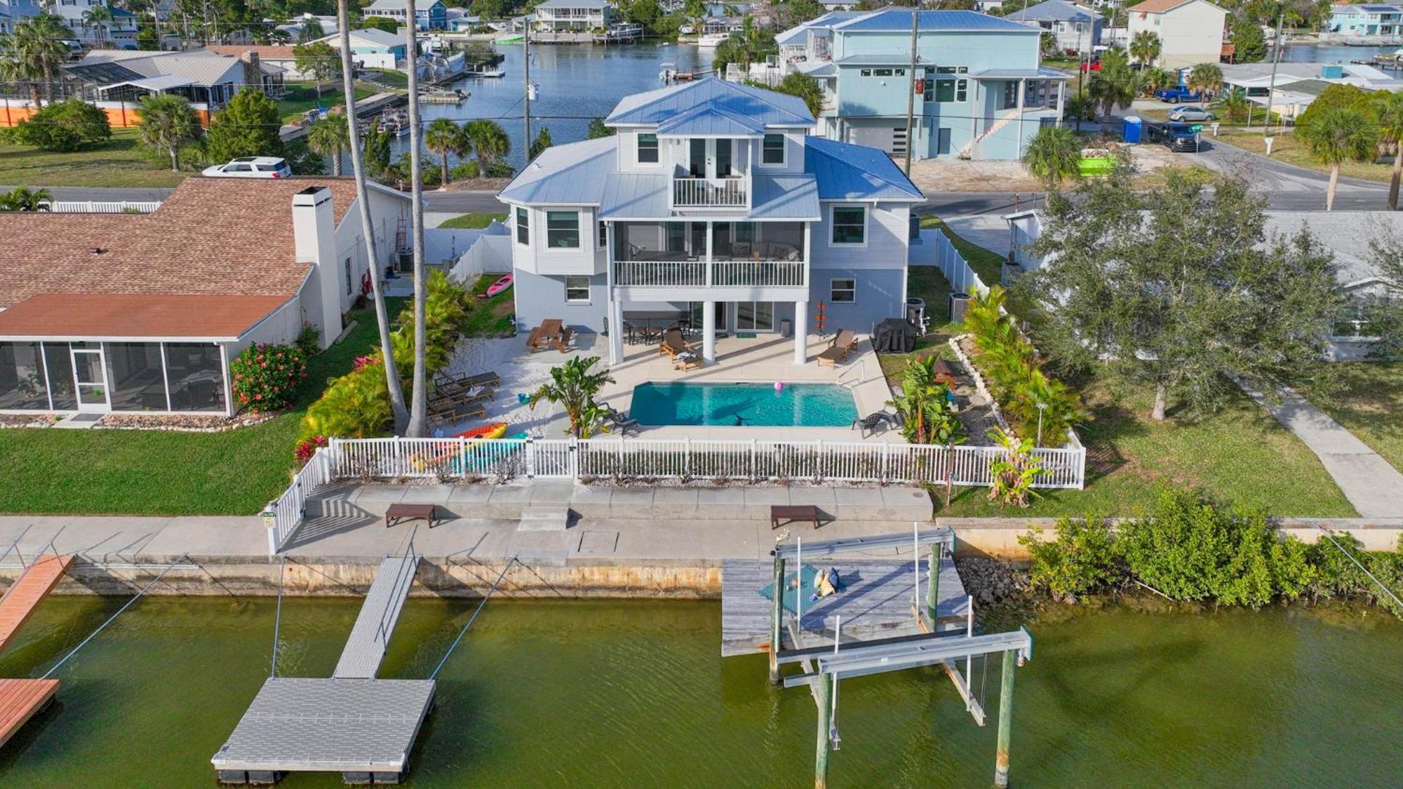 Hernando Beach 5 Bed3Bath Waterfront Pool Home With Full Gym, Office, And Heated Pool! מראה חיצוני תמונה